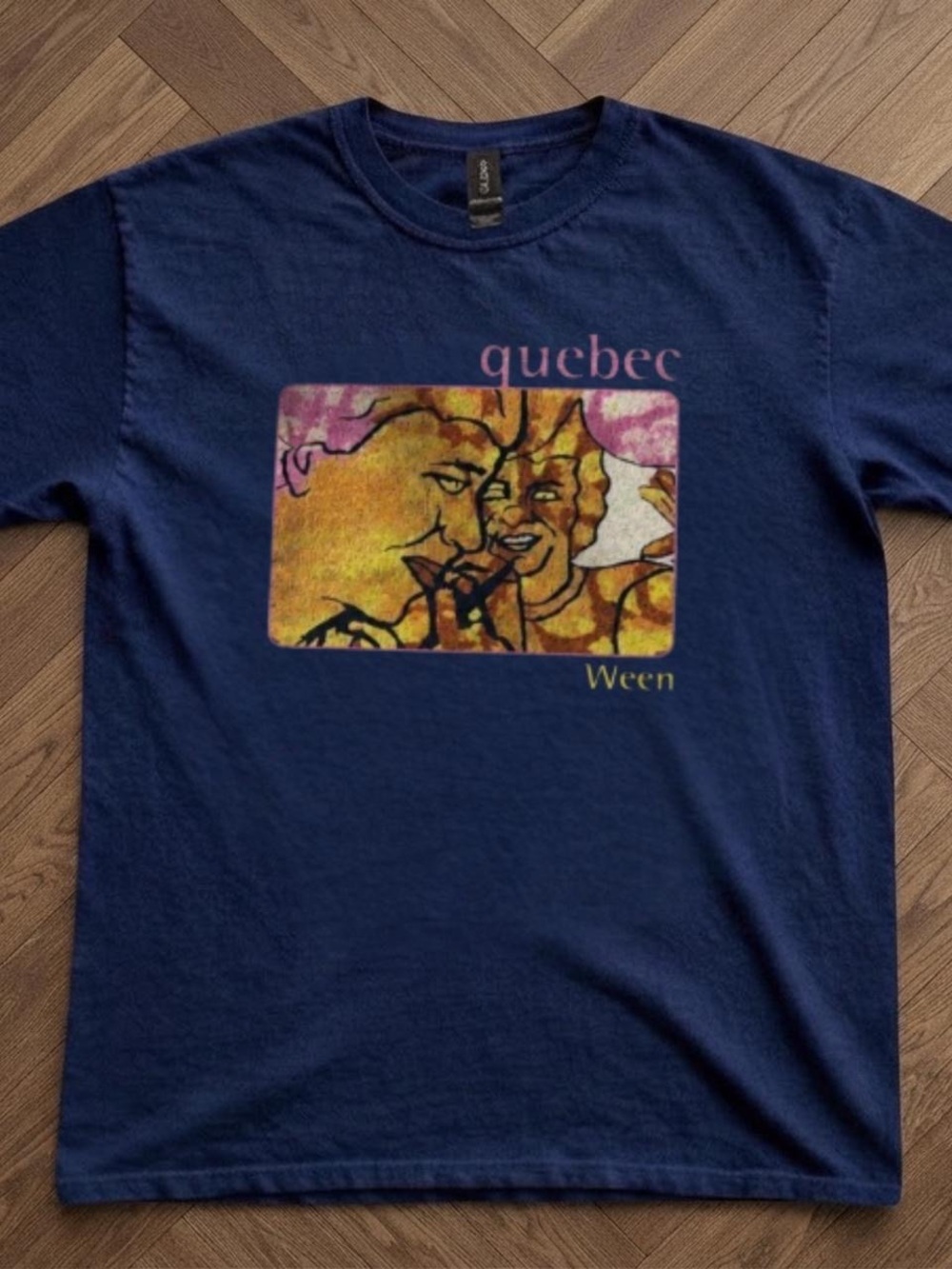 Gildan Navy Blue 'Quebec' Graphic Tee with Yellow-Purple Artwork